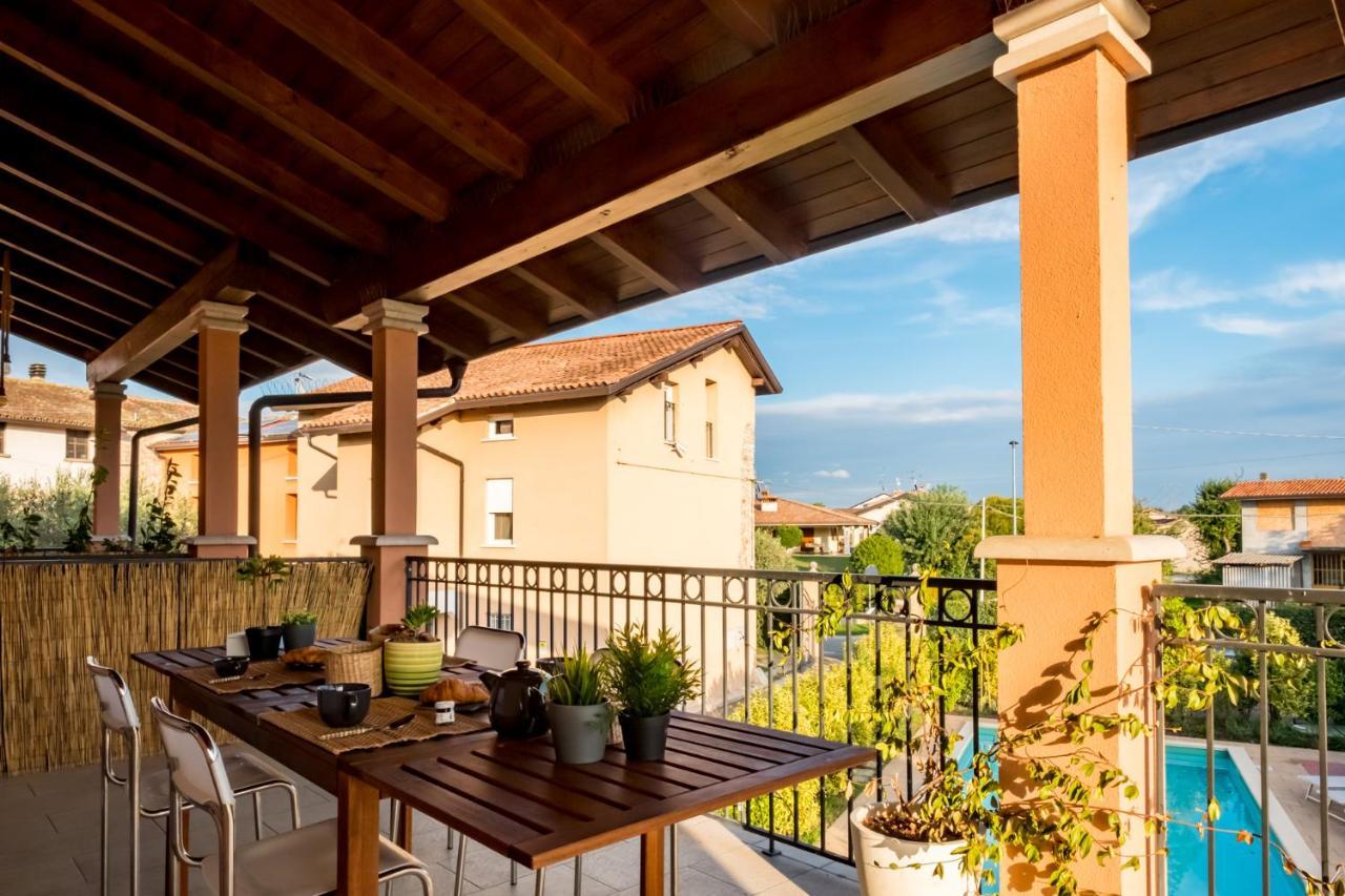 Ferienwohnung Residenza Oleandro Desenzano del Garda Exterior foto
