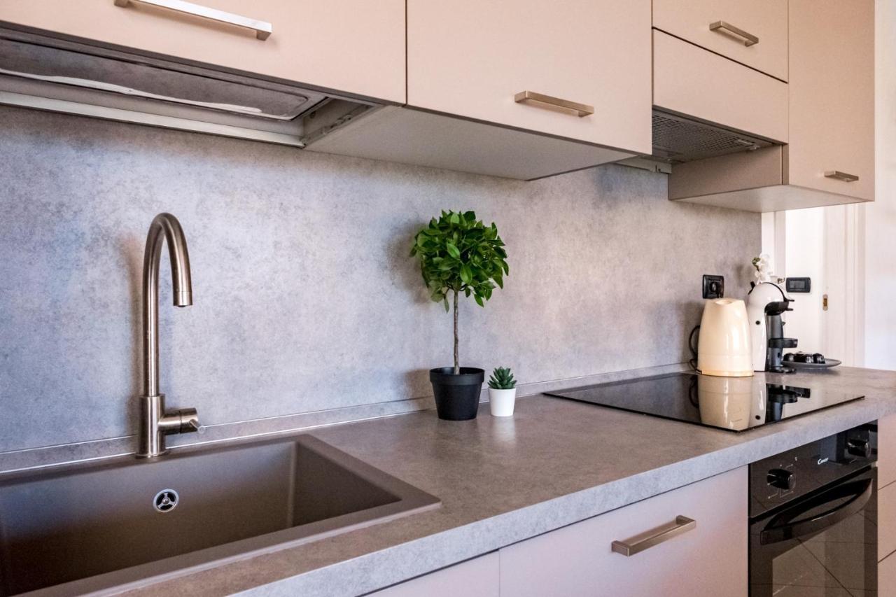 Ferienwohnung Residenza Oleandro Desenzano del Garda Exterior foto