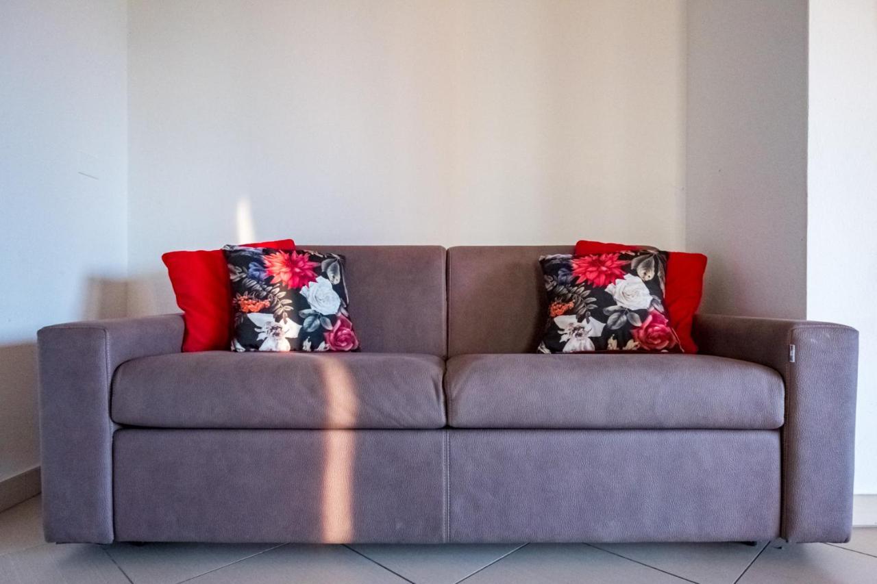 Ferienwohnung Residenza Oleandro Desenzano del Garda Exterior foto