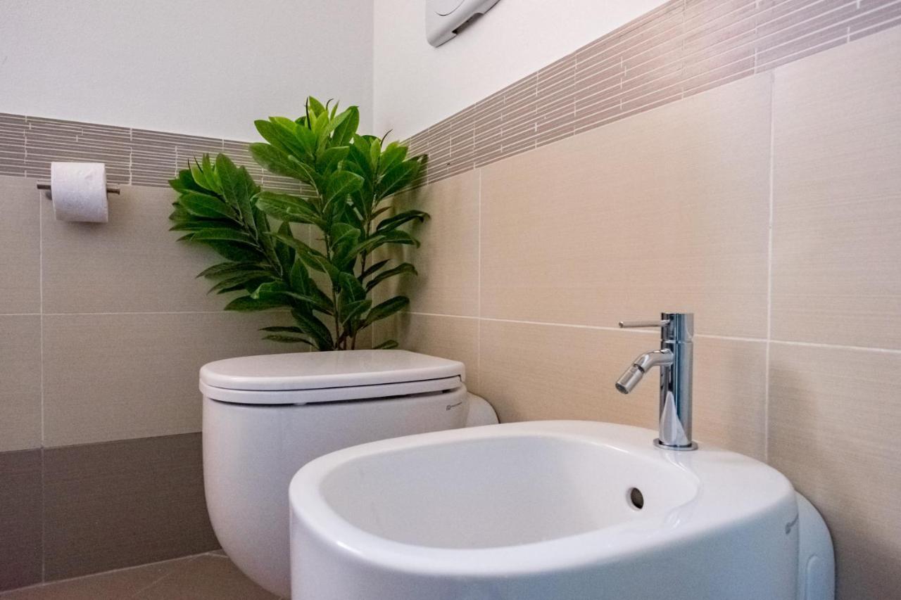 Ferienwohnung Residenza Oleandro Desenzano del Garda Exterior foto