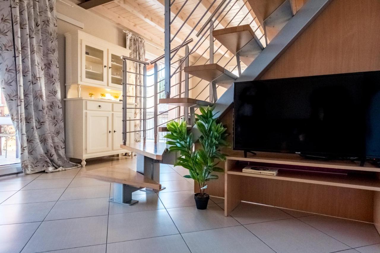Ferienwohnung Residenza Oleandro Desenzano del Garda Exterior foto