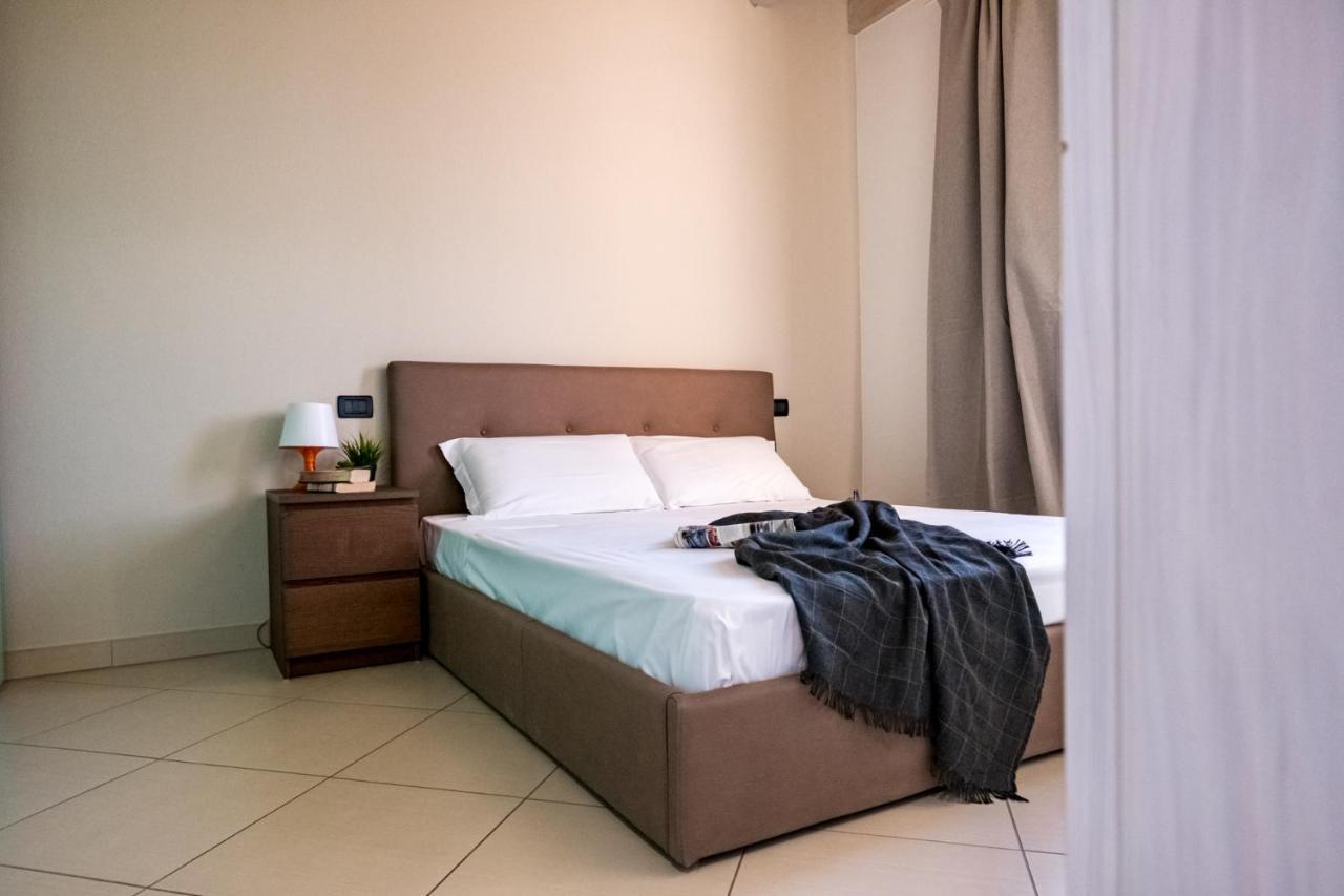 Ferienwohnung Residenza Oleandro Desenzano del Garda Exterior foto