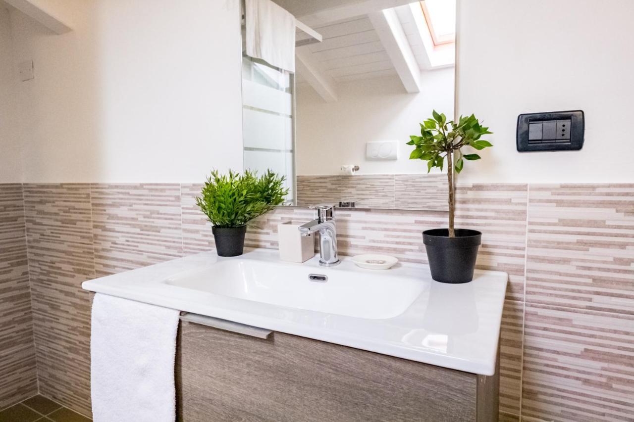Ferienwohnung Residenza Oleandro Desenzano del Garda Exterior foto