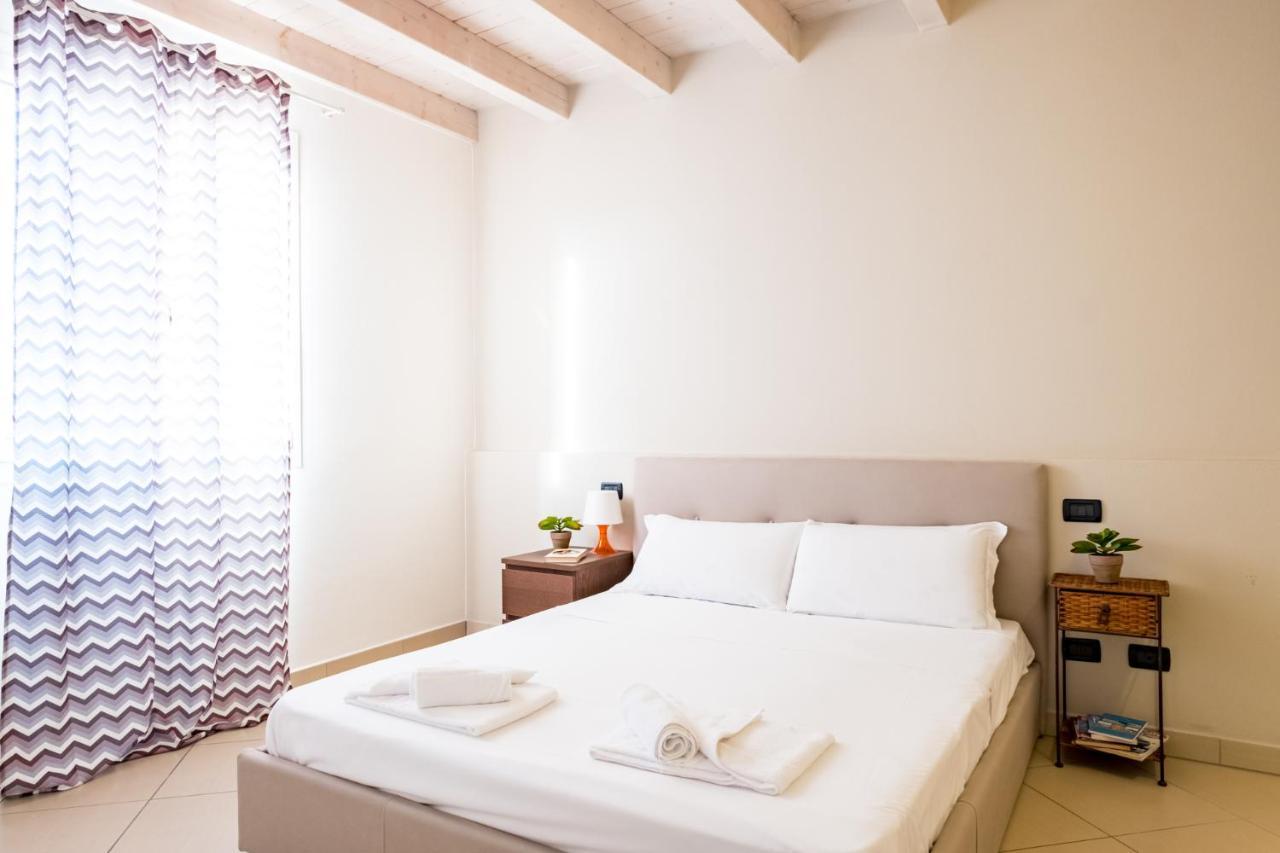 Ferienwohnung Residenza Oleandro Desenzano del Garda Exterior foto