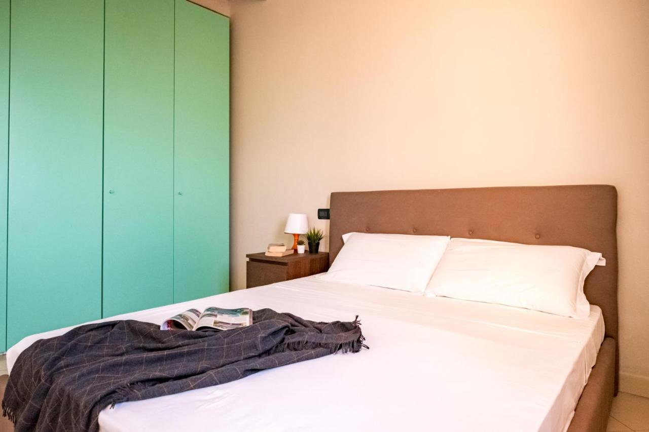 Ferienwohnung Residenza Oleandro Desenzano del Garda Exterior foto