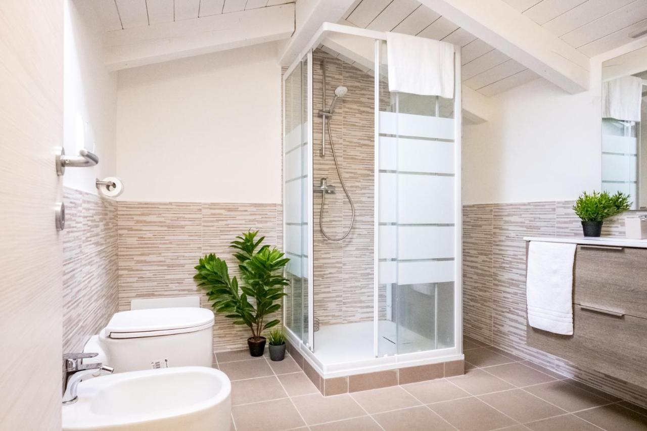 Ferienwohnung Residenza Oleandro Desenzano del Garda Exterior foto