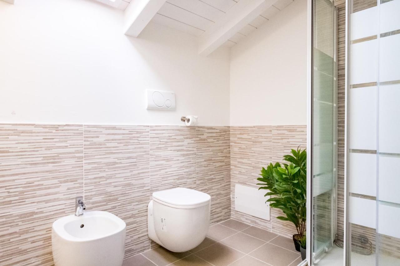Ferienwohnung Residenza Oleandro Desenzano del Garda Exterior foto