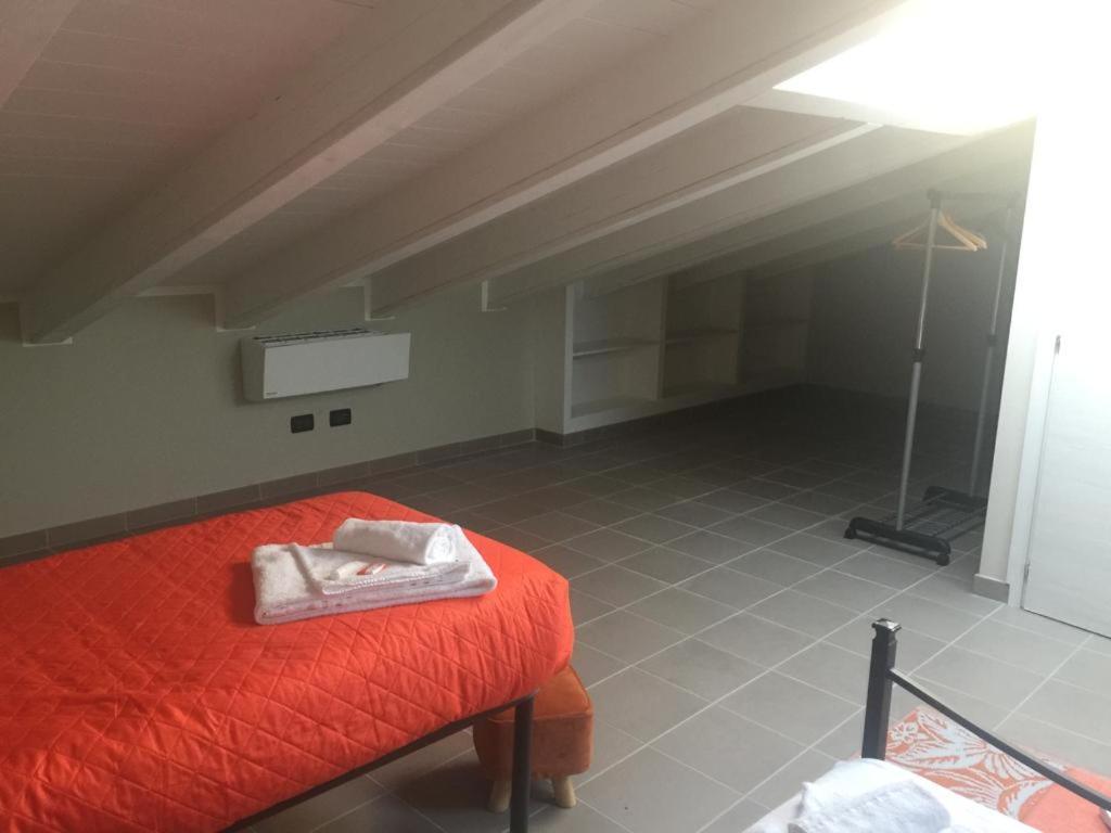 Ferienwohnung Residenza Oleandro Desenzano del Garda Exterior foto